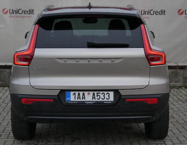 Volvo XC40 4