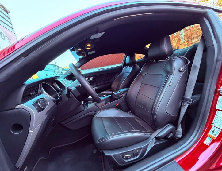 Ford Mustang Kupé 5,0 l 331 kw