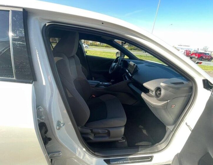 Toyota C-HR SUV / Terénní 2,0 l 112 kw