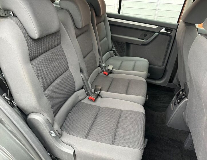 Volkswagen Touran MPV 1,6 l 77 kw