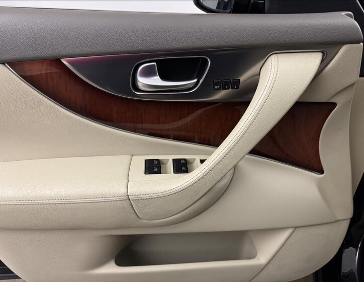 Infiniti FX37 29
