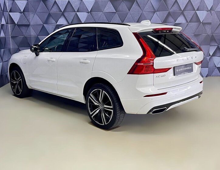 Volvo XC60 SUV / Terénní 2,0 l 288 kw