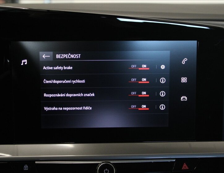 Opel Mokka SUV / Terénní 1,5 l 81 kw