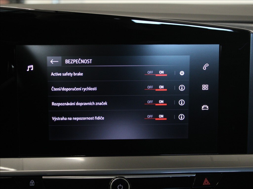 Opel Mokka SUV / Terénní 1,5 l 81 kw