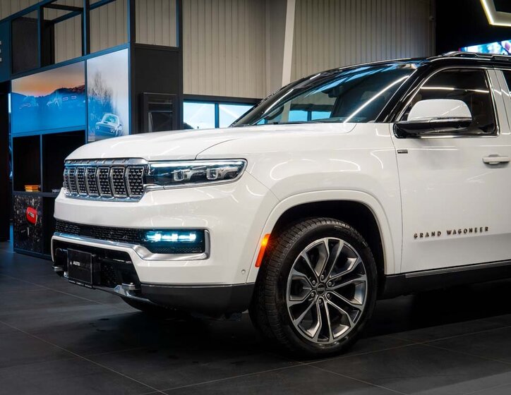 Jeep Grand Wagoneer SUV / Terénní 6,4 l 351 kw