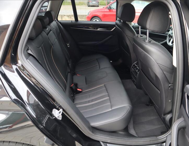 BMW Řada 5 36