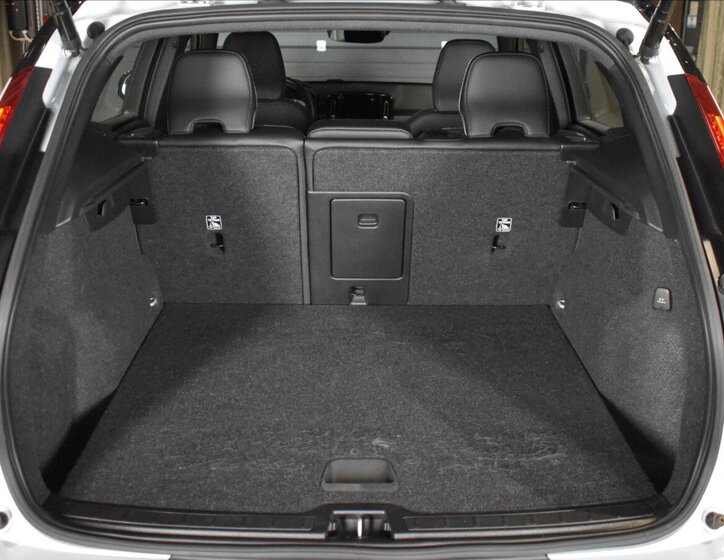 Volvo XC40 SUV / Terénní 2,0 l 145 kw