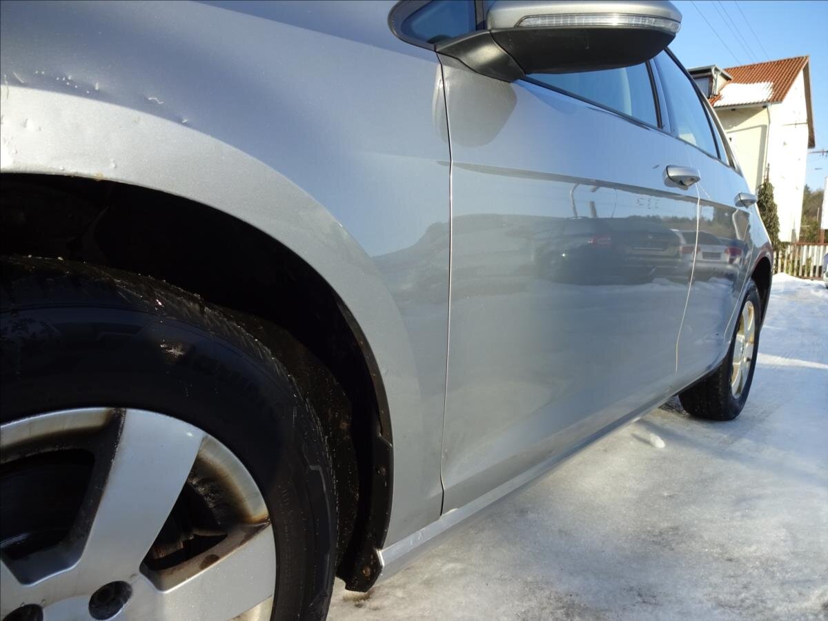 Volkswagen Golf Kombi 1,2 l 77 kw