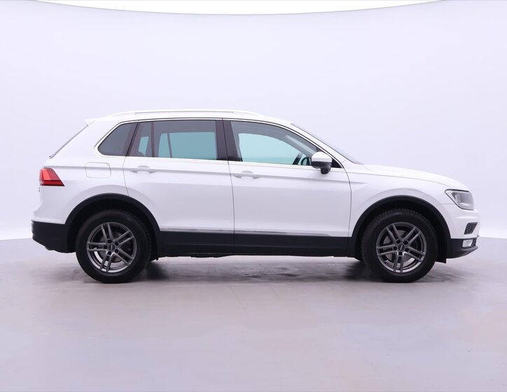 Volkswagen Tiguan 8
