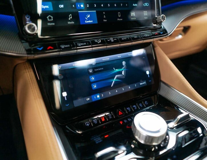 Jeep Grand Wagoneer SUV 6,4 l 351 kw