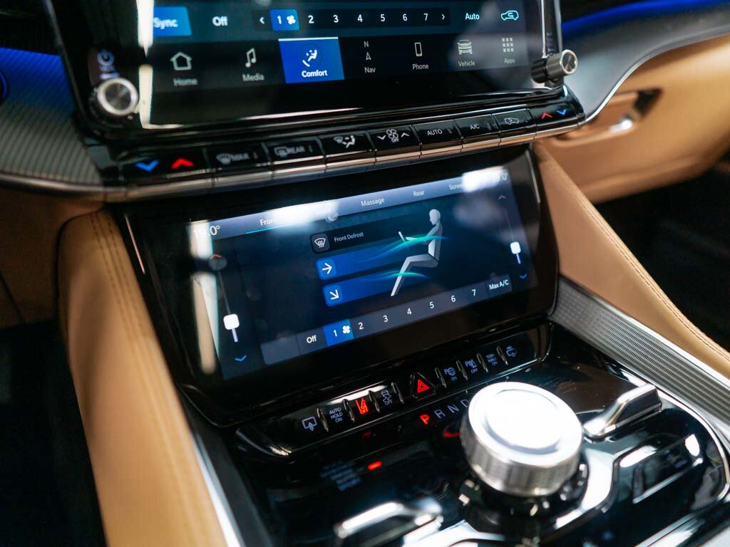 Jeep Grand Wagoneer SUV 6,4 l 351 kw