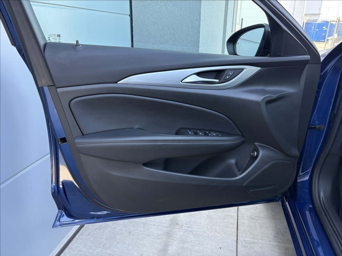 Opel Insignia Kombi 2,0 l 128 kw