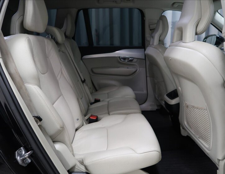 Volvo XC90 SUV 2,0 l 173 kw