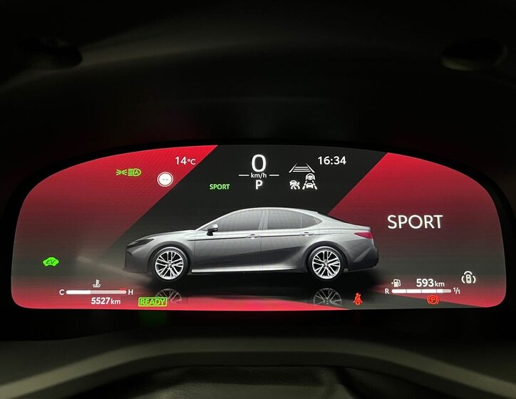 Toyota Camry Sedan / Limuzína 2,5 l 169 kw