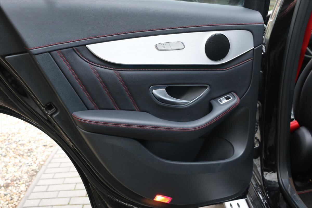 Mercedes-Benz GLC SUV 3,0 l 270 kw