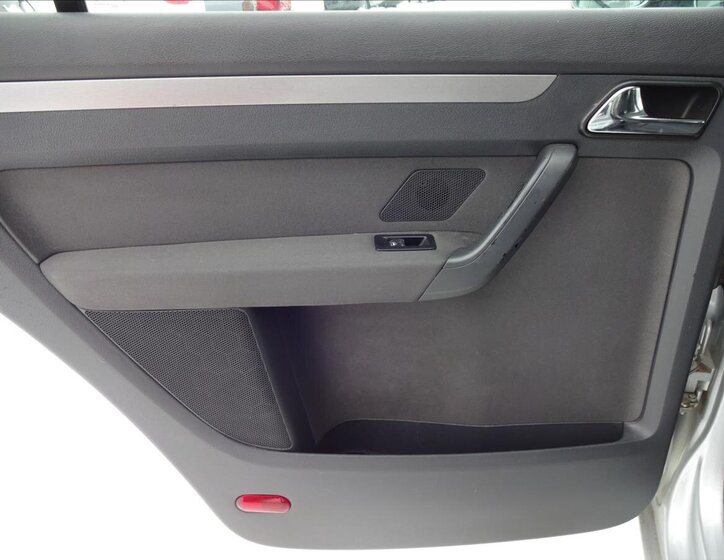 Volkswagen Touran Kombi 1,9 l 77 kw