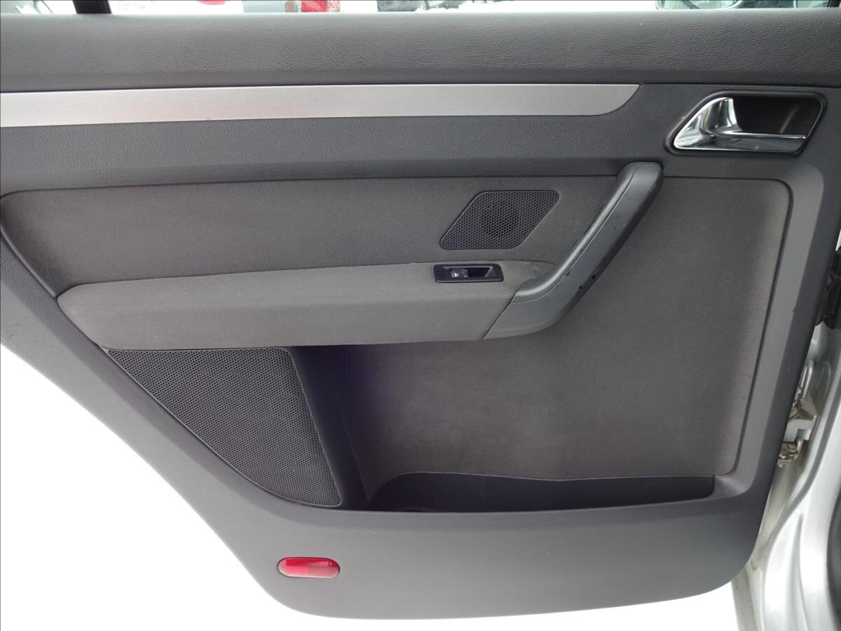 Volkswagen Touran Kombi 1,9 l 77 kw