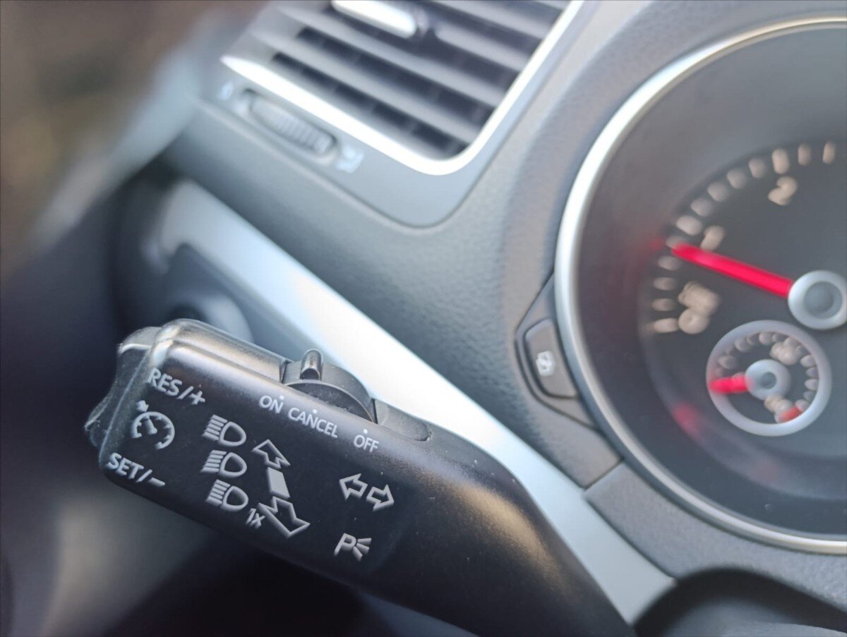 Volkswagen Golf Hatchback 1,6 l 77 kw