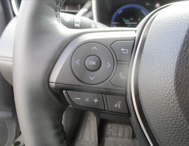 Toyota Corolla Cross 24