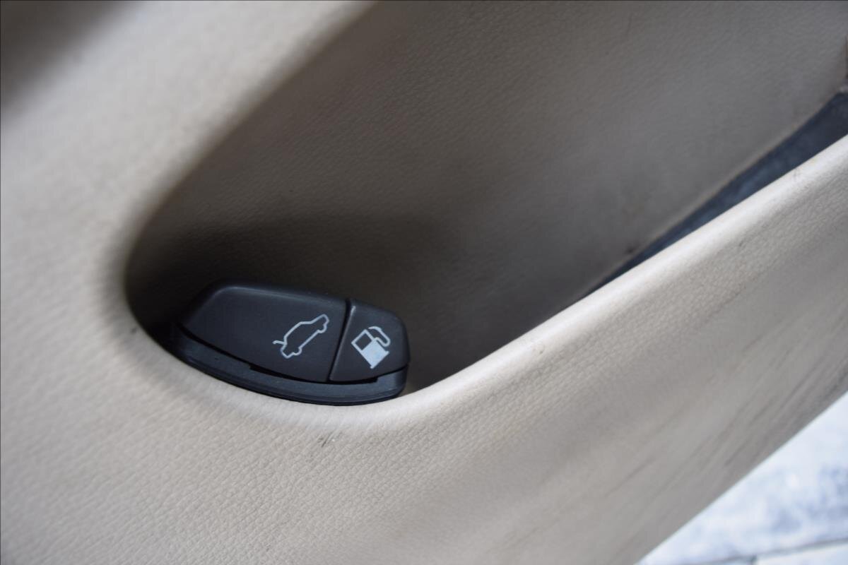 Volvo V70 Kombi 2,5 l 103 kw