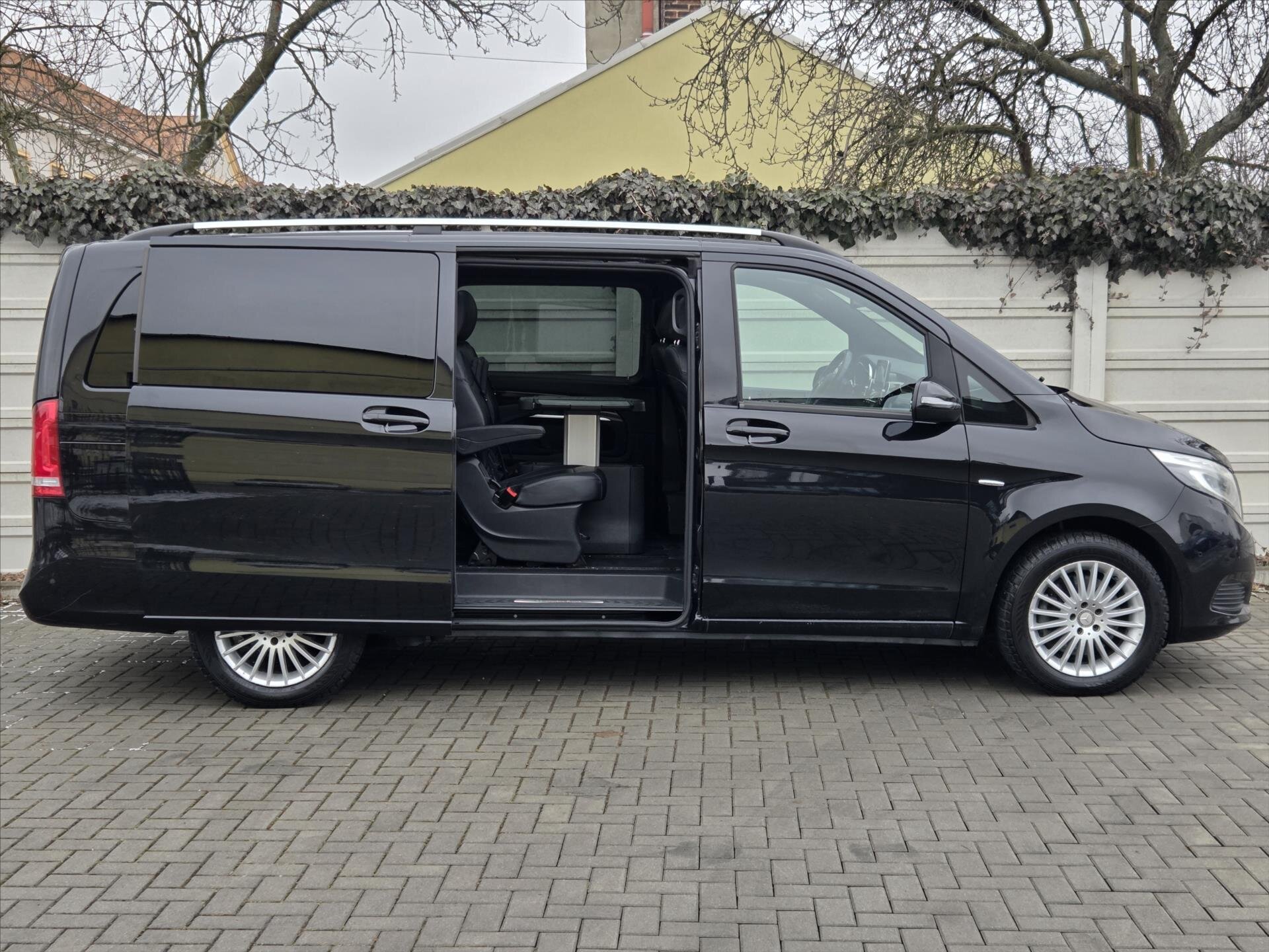 Mercedes-Benz Třídy V Kombi 2,1 l 140 kw