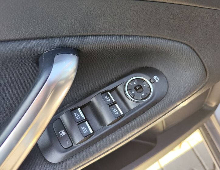 Ford Mondeo Kombi 1,6 l 118 kw