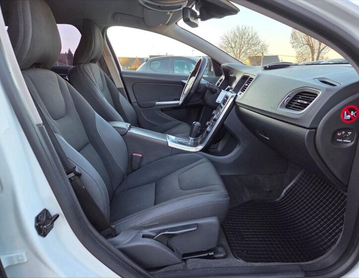 Volvo V60 Kombi 2,0 l 120 kw