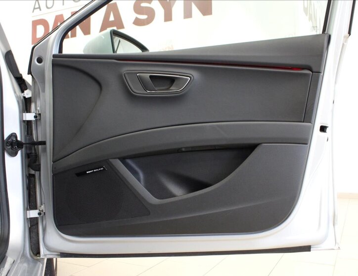 Seat Leon Hatchback 2,0 l 195 kw