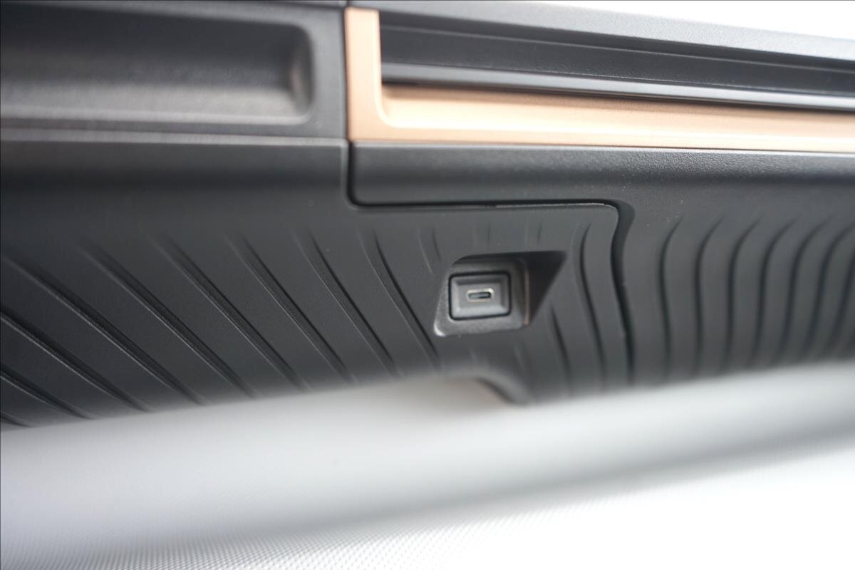 Citroën C3 Aircross SUV / Terénní 1,2 l 74 kw