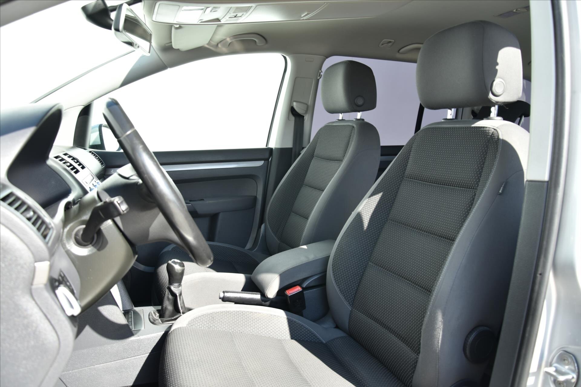 Volkswagen Touran MPV 1,6 l 77 kw