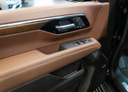 Chevrolet Suburban SUV 6,2 l 313 kw