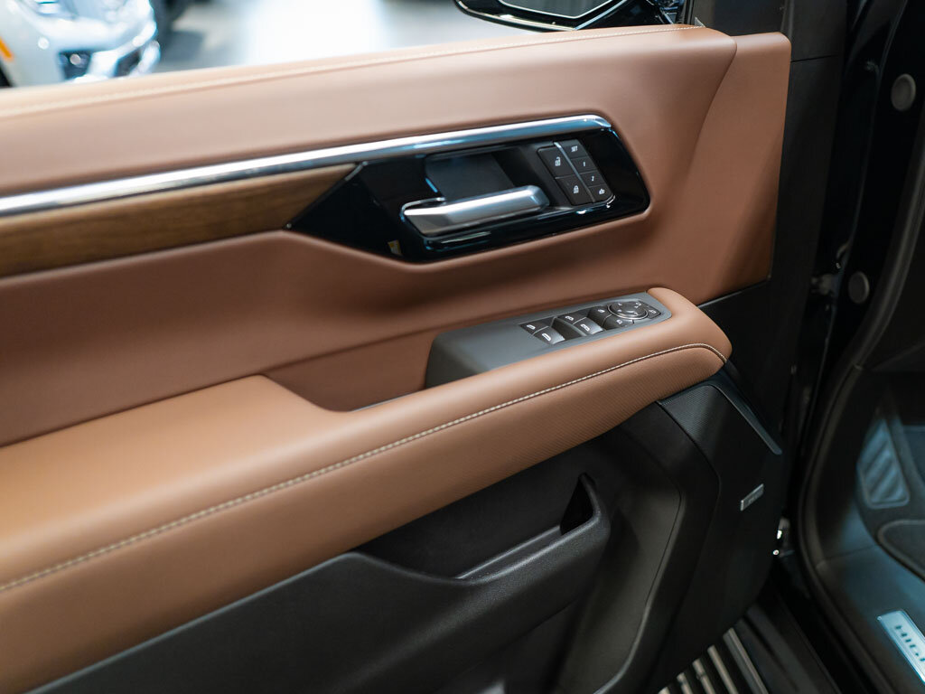 Chevrolet Suburban SUV 6,2 l 313 kw