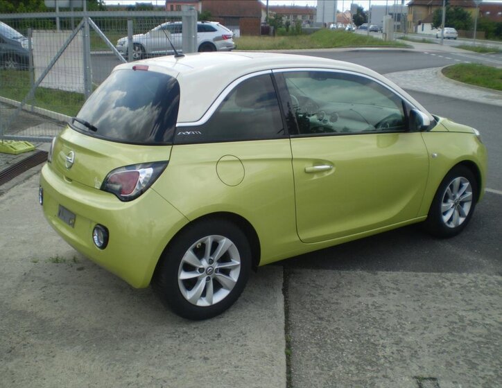 Opel Adam Hatchback 1,4 l 64 kw