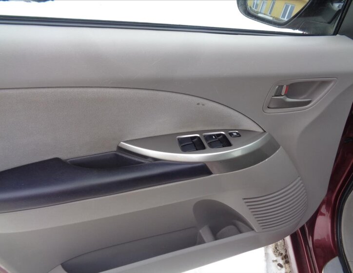 Mitsubishi Grandis Kombi 2,4 l 121 kw