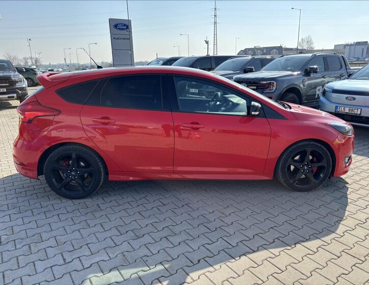 Ford Focus Hatchback 1,5 l 110 kw