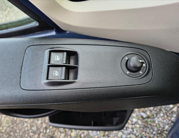 Peugeot Boxer Valník 2,0 l 120 kw