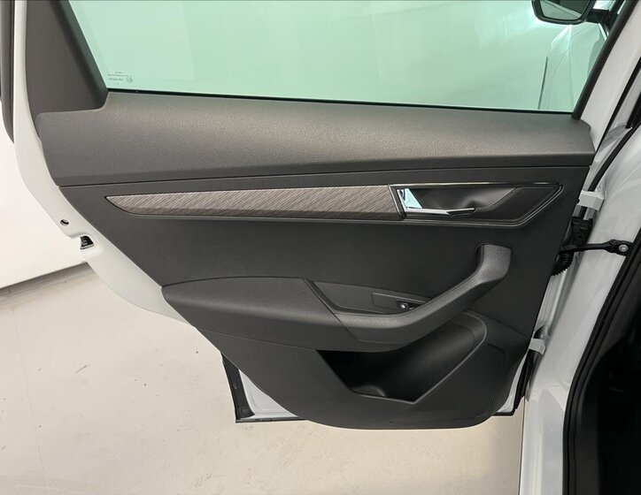 Škoda Karoq SUV / Terénní 1,5 l 110 kw