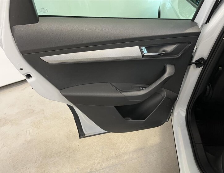 Škoda Karoq SUV 1,5 l 110 kw