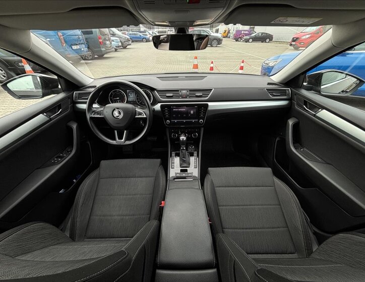 Škoda Superb Sedan / Limuzína 2,0 l 140 kw
