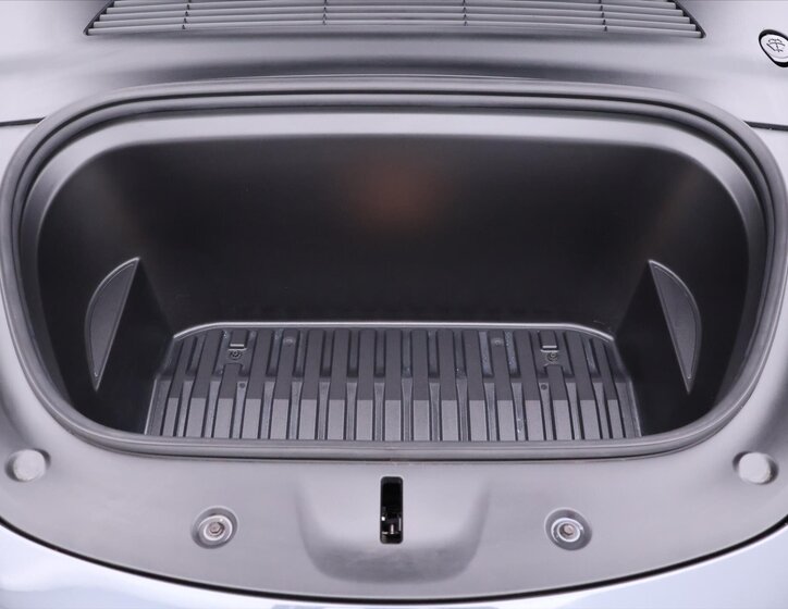 Tesla Model Y SUV / Terénní 0,0 258 kw