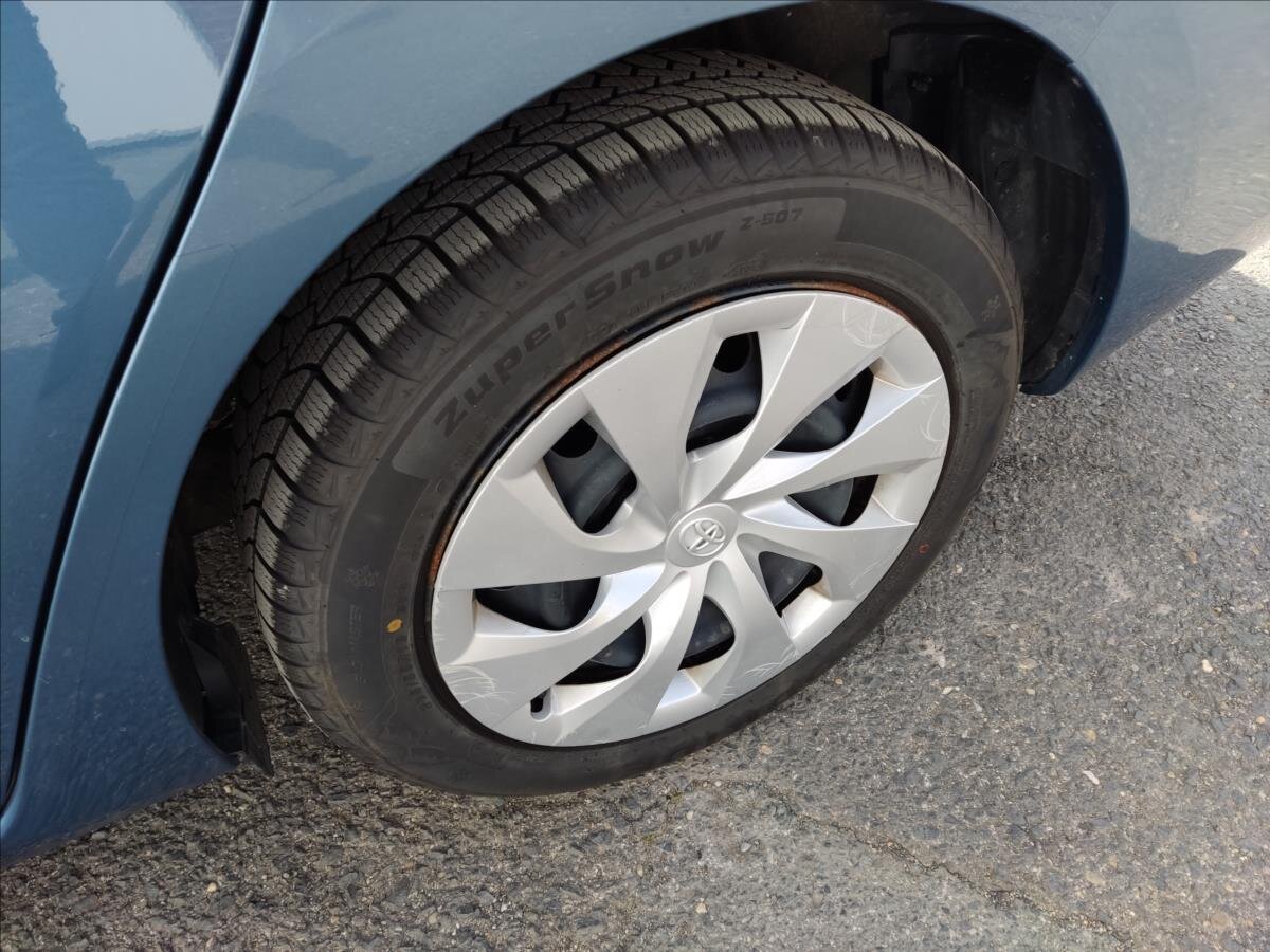 Toyota Auris Kombi 1,3 l 73 kw