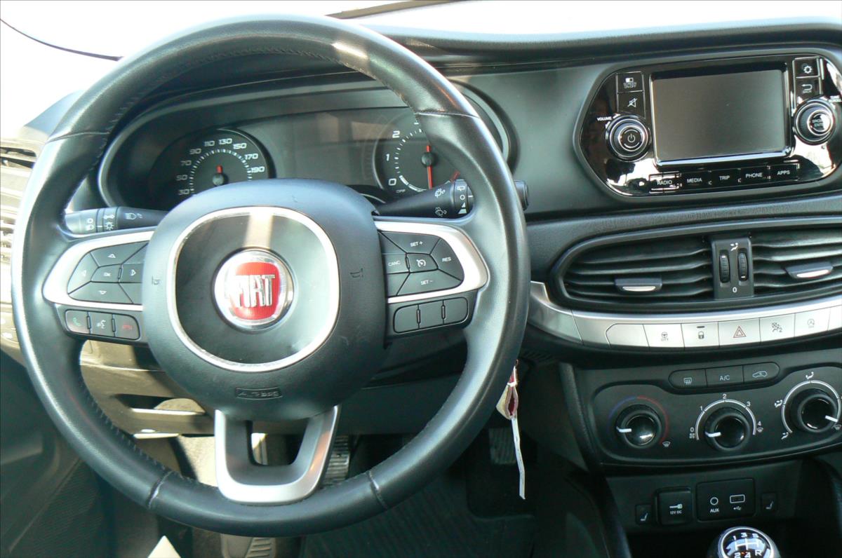 Fiat Tipo Hatchback 1,2 l 70 kw