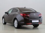 Opel Astra Sedan / Limuzína 1,6 l 100 kw