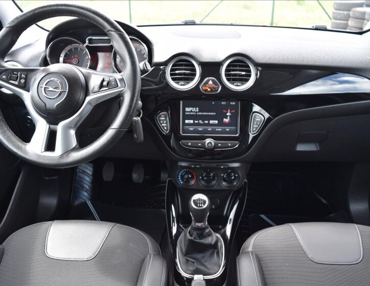 Opel Adam Hatchback 999,0 66 kw
