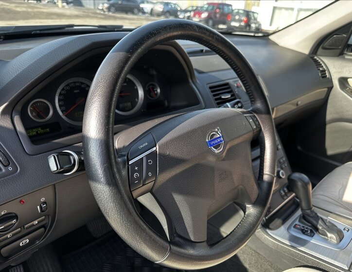 Volvo XC90 16