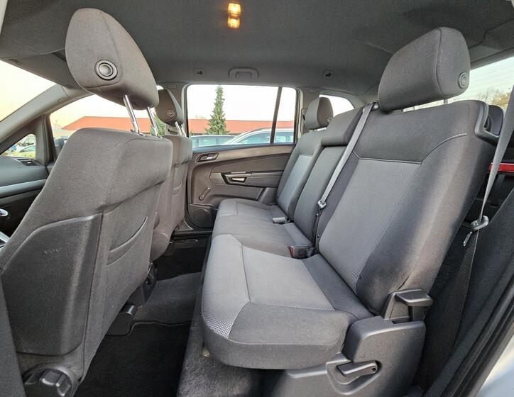 Opel Zafira 35