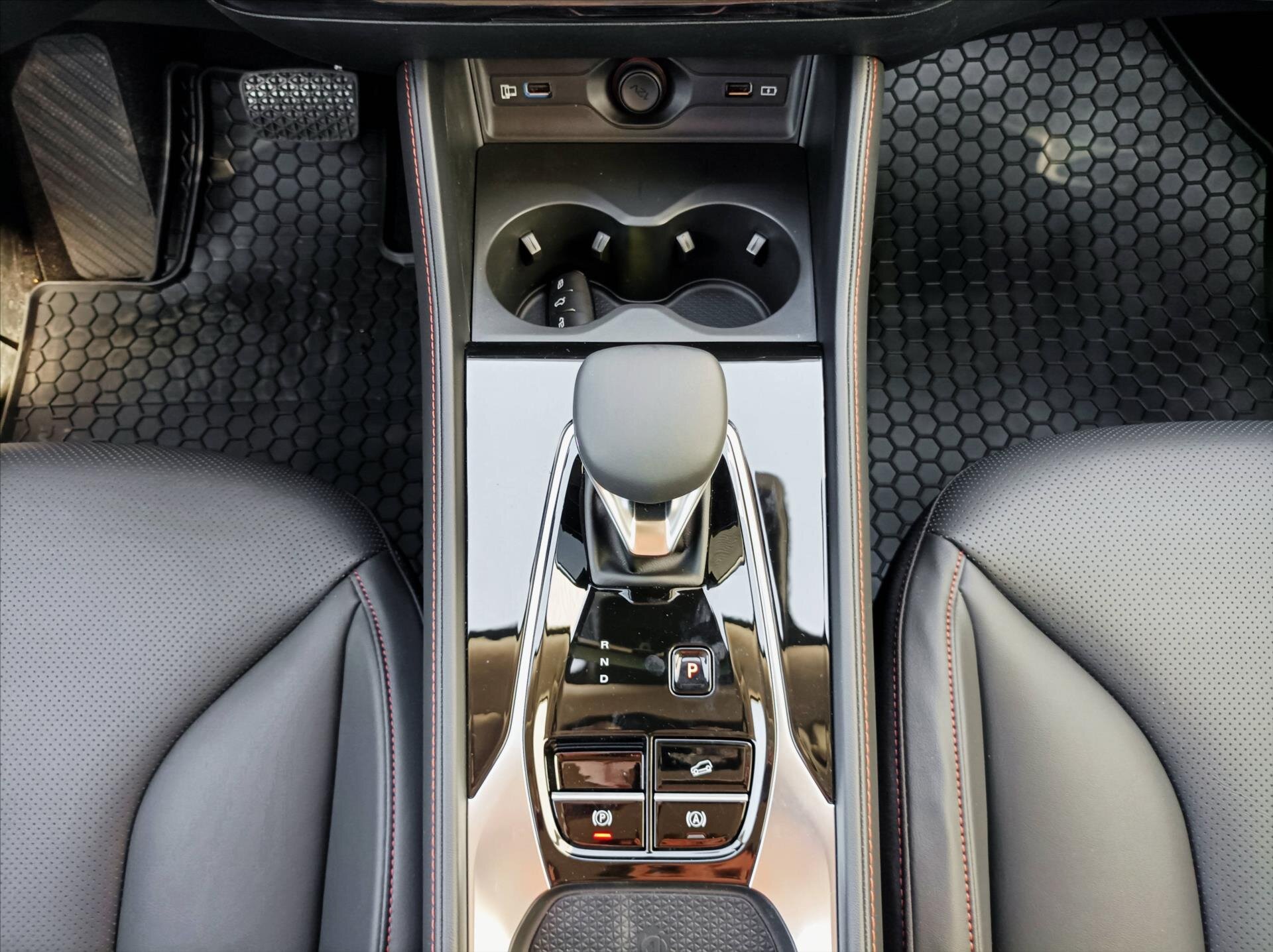 MG HS SUV 1,5 l 105 kw