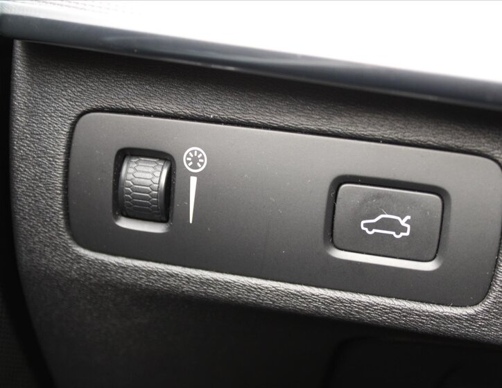 Volvo XC90 SUV 2,0 l 173 kw