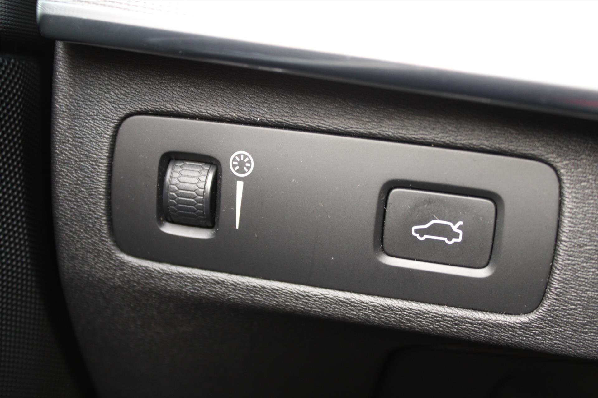 Volvo XC90 SUV 2,0 l 173 kw