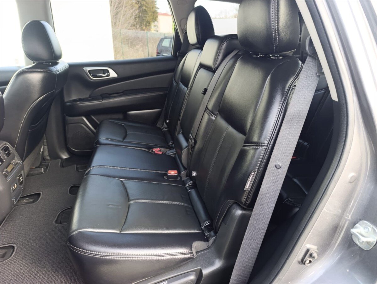 Nissan Pathfinder SUV / Terénní 3,5 l 212 kw